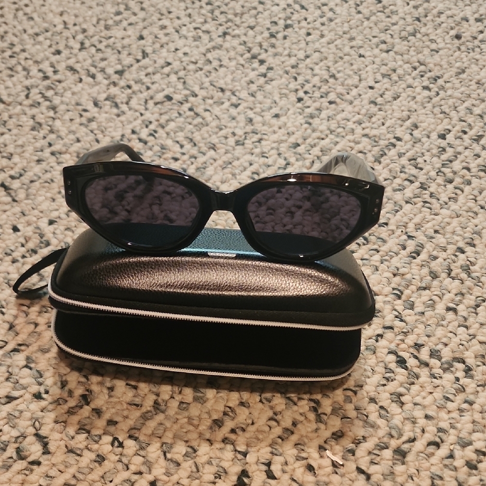 Black Cat-Eye Sunglasses